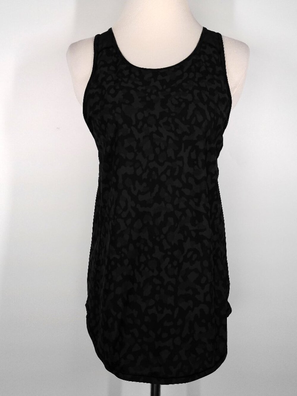 Lululemon Sculpt Tank Size 6 Camo Black